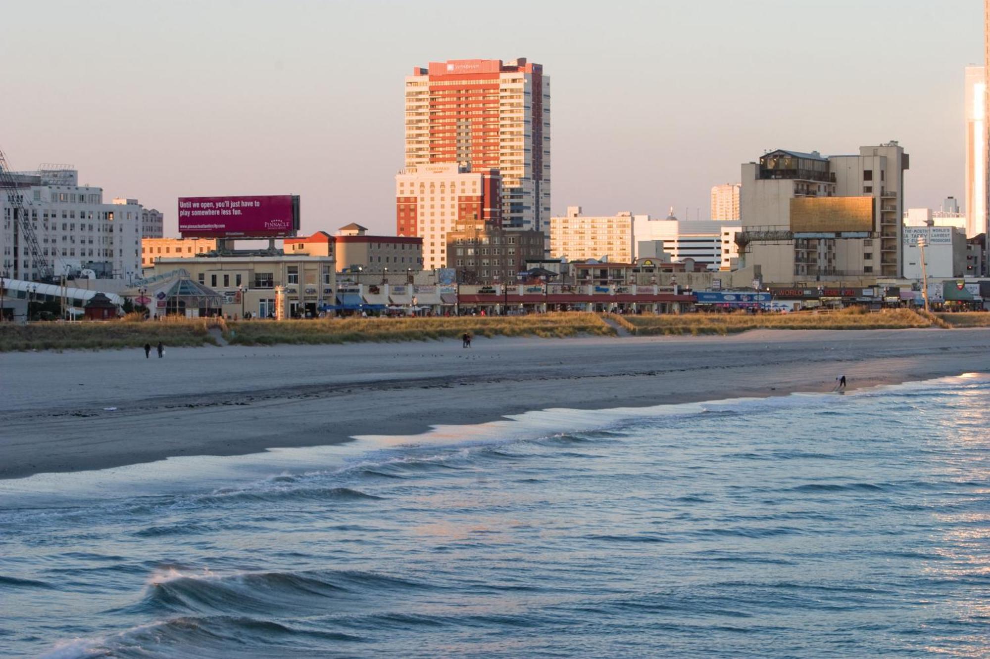 Club Wyndham Skyline Tower Hotel Atlantic City Bagian luar foto